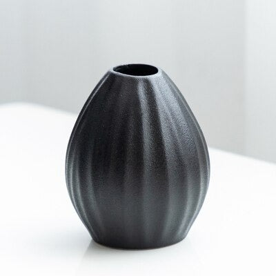 Akia Black Textured Vase