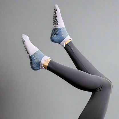 MovingTained Fashionable Yoga & Pilates Grip Socks