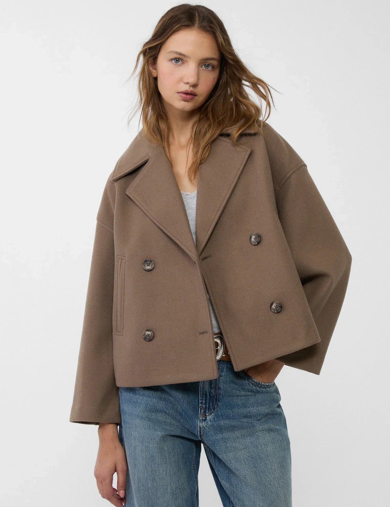 Double-Breasted Wool Coat for Women with Wide Lapels and Cropped Fit – Soft Wool Blend Outerwear 0