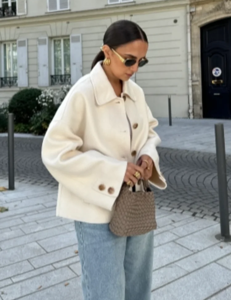 Oversized Wool Blend Jacket with Classic Collar and Button Closure for Fall and Winter Fashion 4