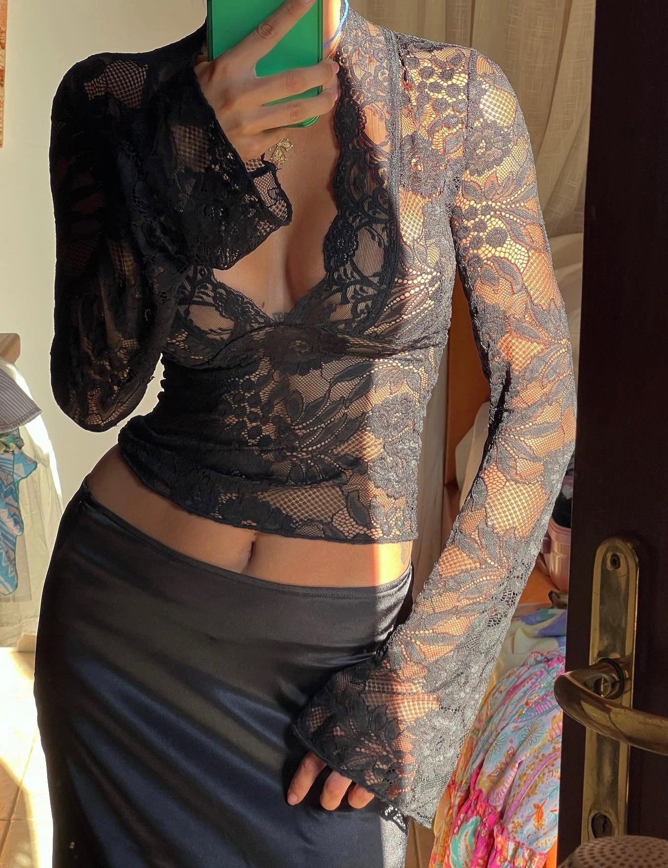 Women's Lace Long Sleeve Going Out Top - Elegant Blouse for Special Occasions 1