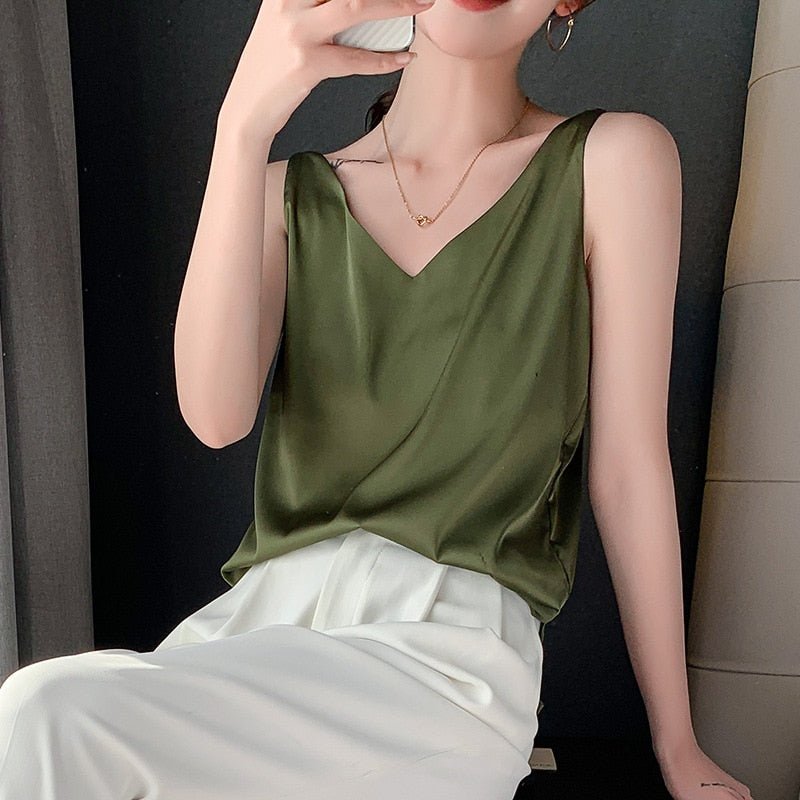 Women's Silk Tank Top - Luxurious Lightweight Design for Versatile Styling 2