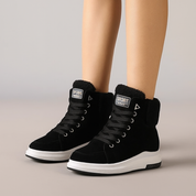 Women_s_Sporty_Boots_-_Durable_Comfort_for_Cold_Weather_and_Stylish_Design_012