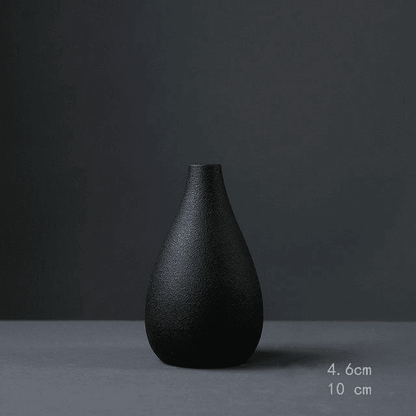 Akia Black Textured Vase